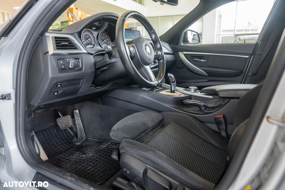 BMW Seria 3 330e iPerformance M Sport - 12