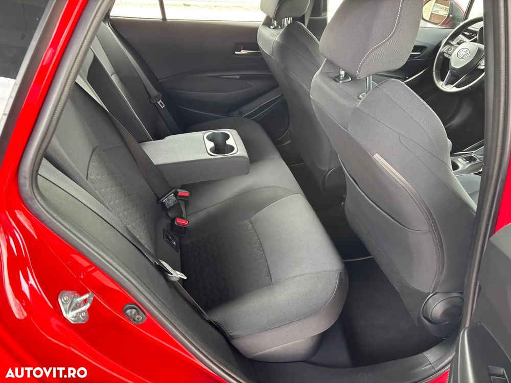 Toyota Corolla 1.8 HSD Business - 39