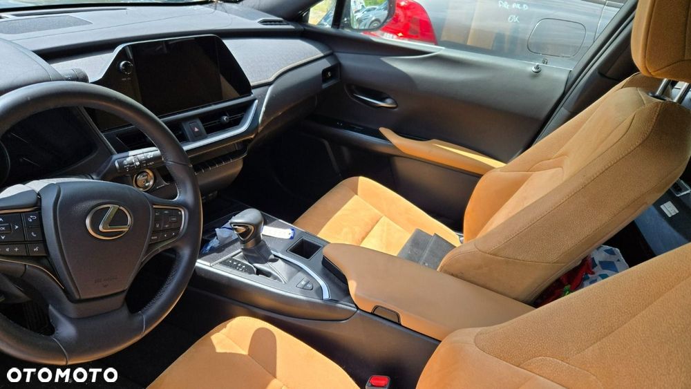 Lexus UX - 13