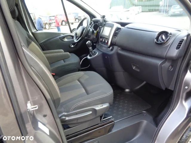 Nissan NV300 - 11