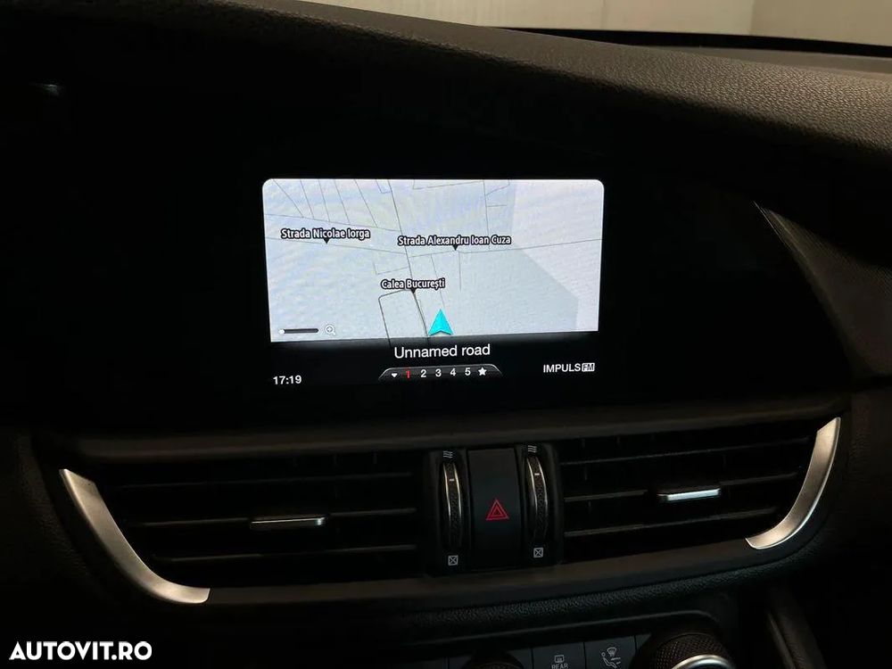 Alfa Romeo Giulia 2.2 Diesel AT8-Q4 Veloce - 17