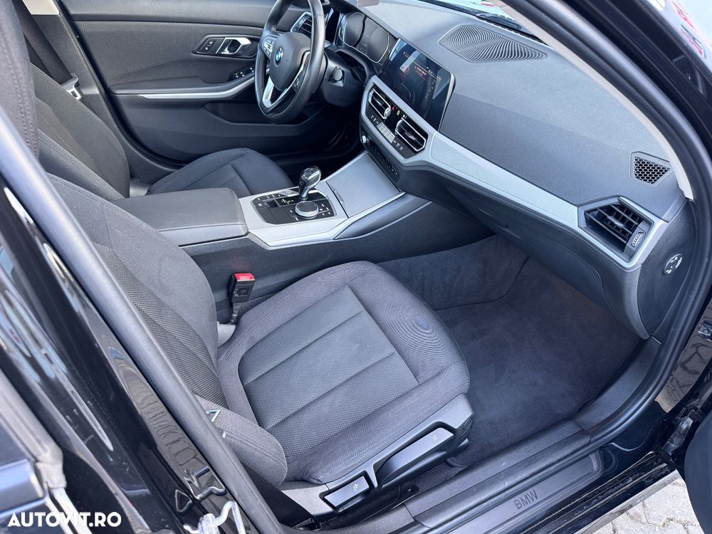 BMW Seria 3 320d xDrive AT MHEV - 26