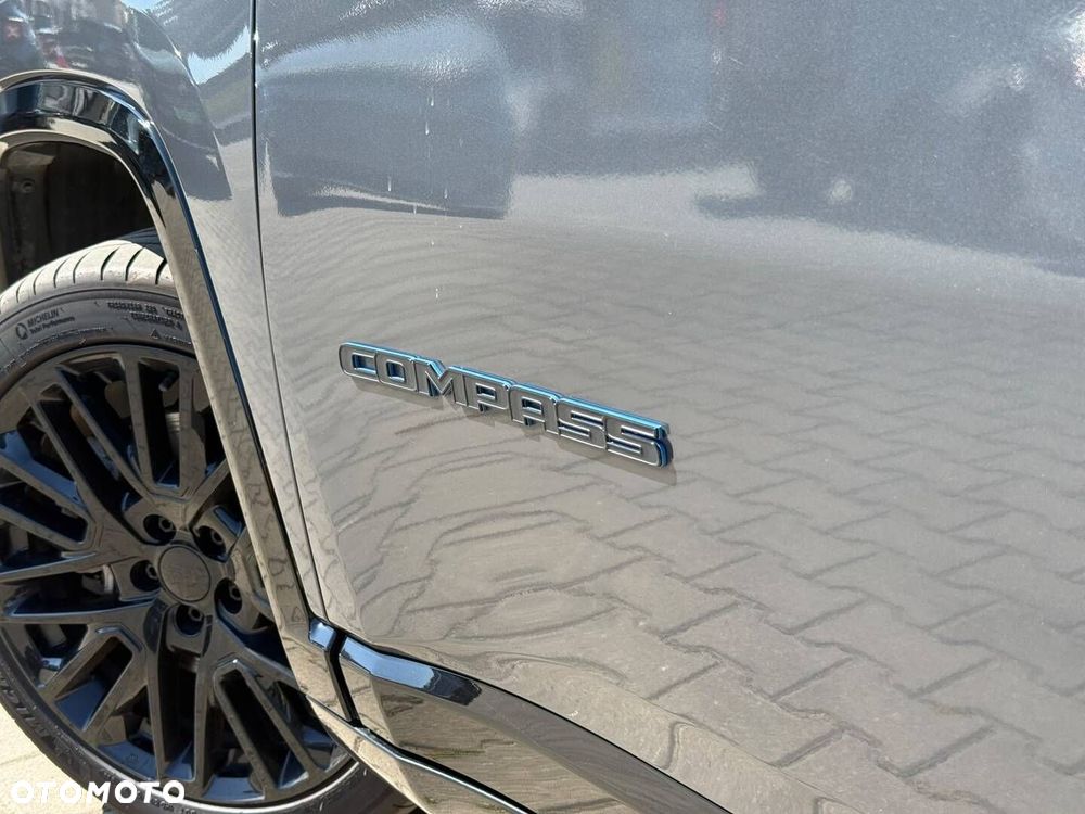 Jeep Compass - 12