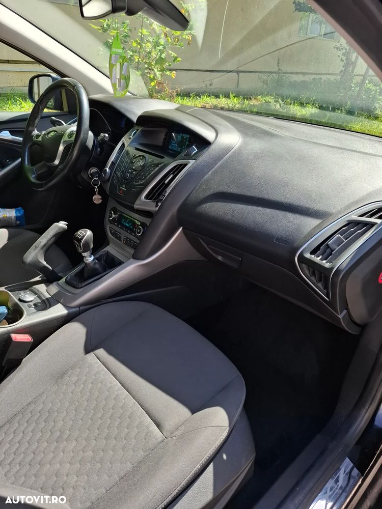Ford Focus ver-1-0-ecoboost-active - 8