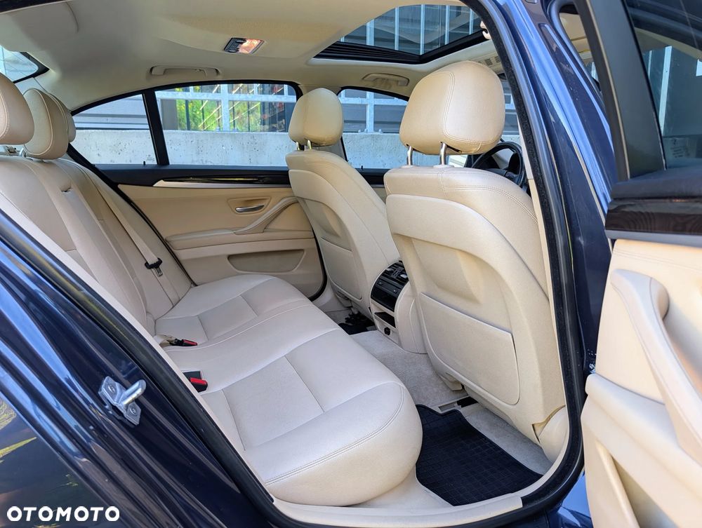 BMW Seria 5 535i xDrive Sport-Aut Luxury Line - 9