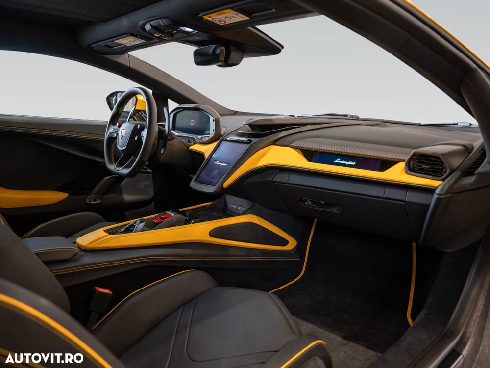 Lamborghini Revuelto - 27