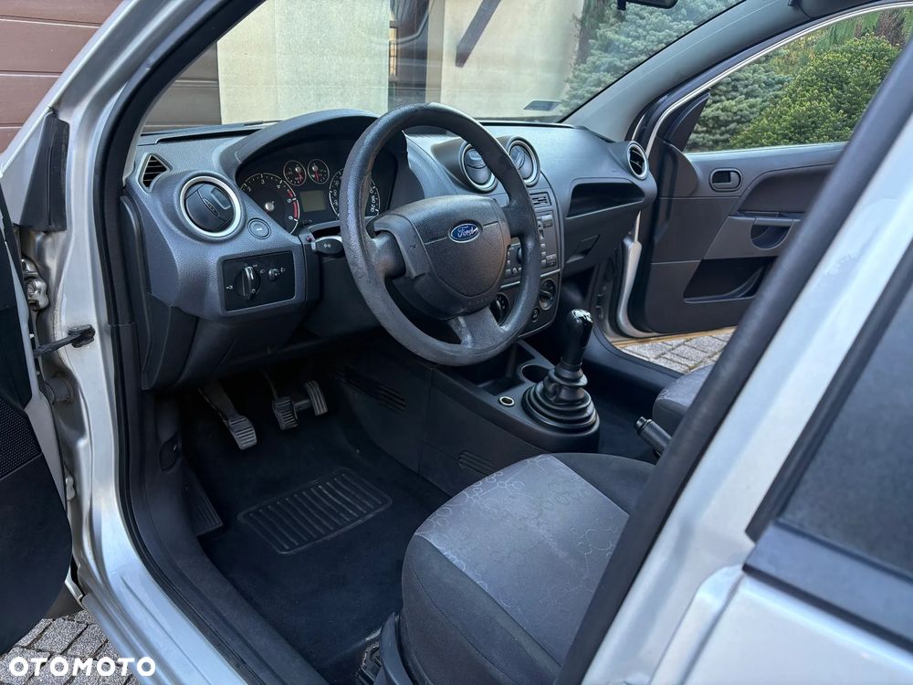 Ford Fiesta 1.4 TDCI - 10