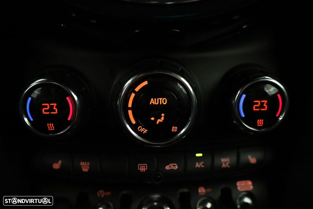MINI Cabrio - 16
