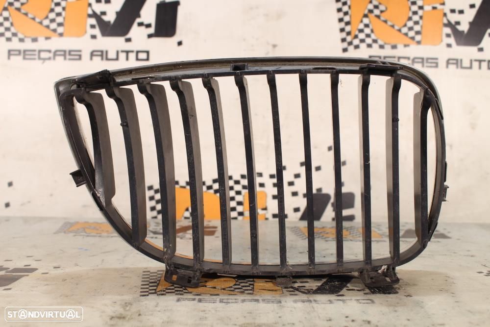 Grelha De Parachoques Bmw 1 (E87)  51137077129 / 7077129 / Esquerda E8 - 2