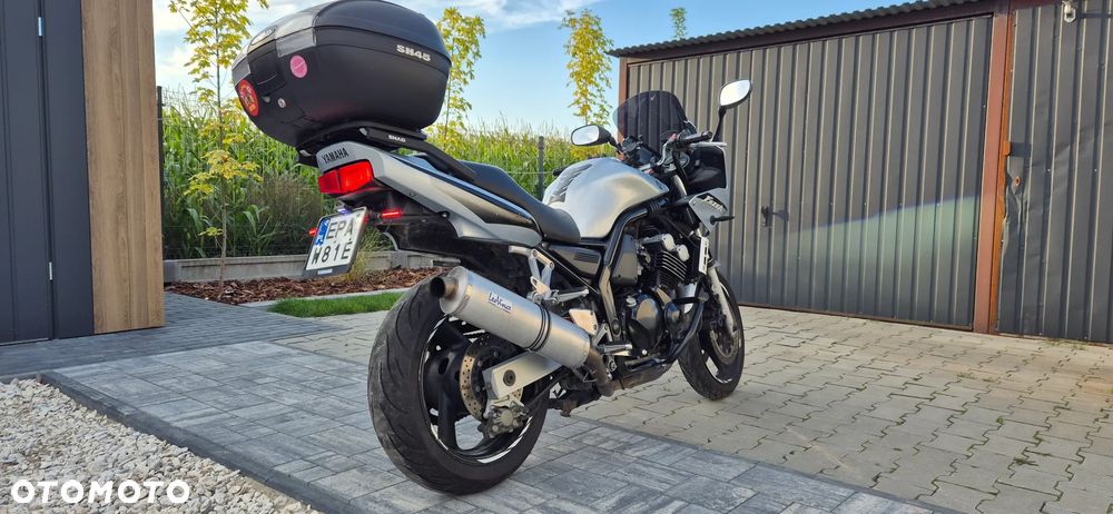 Yamaha FZS - 4