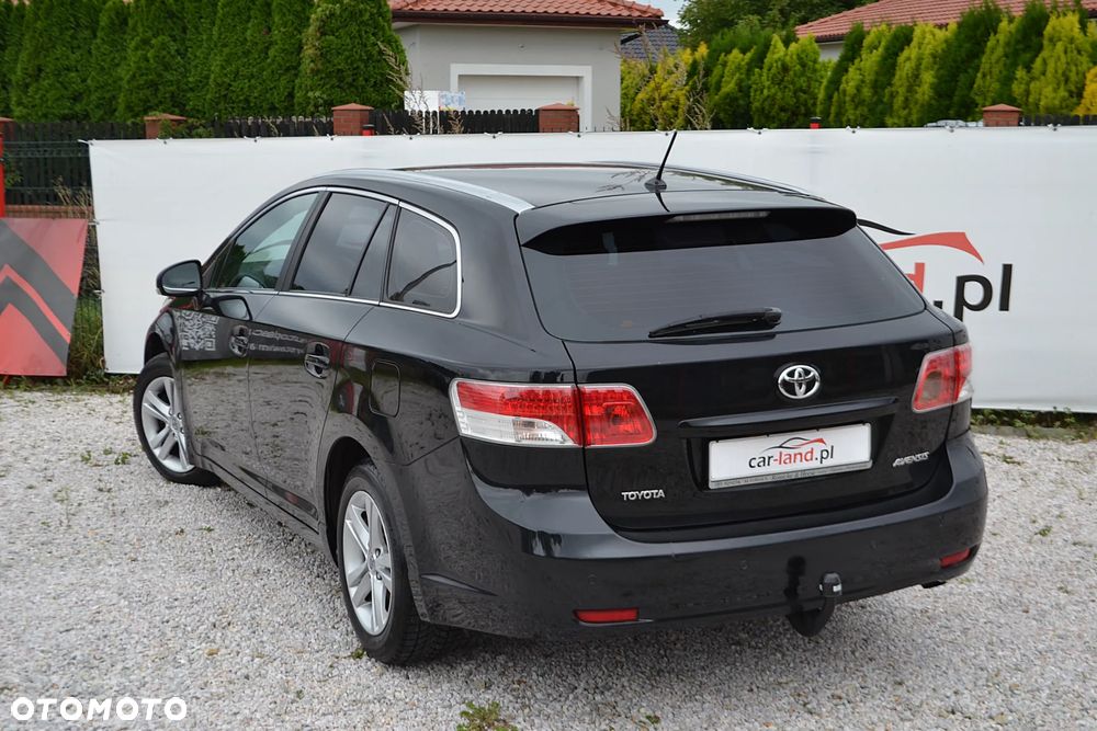Toyota Avensis - 8