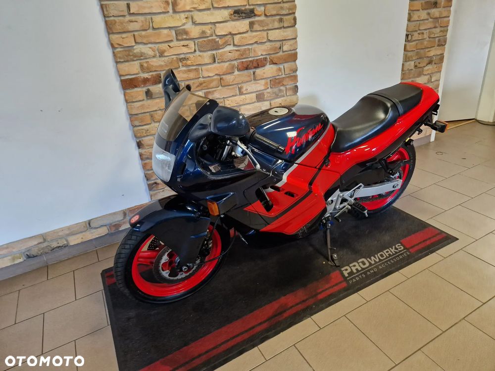 Honda CBR - 7