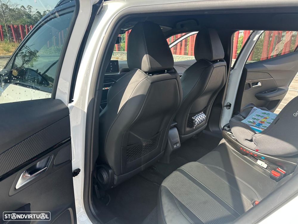 Peugeot 2008 1.5 BlueHDi GT - 2