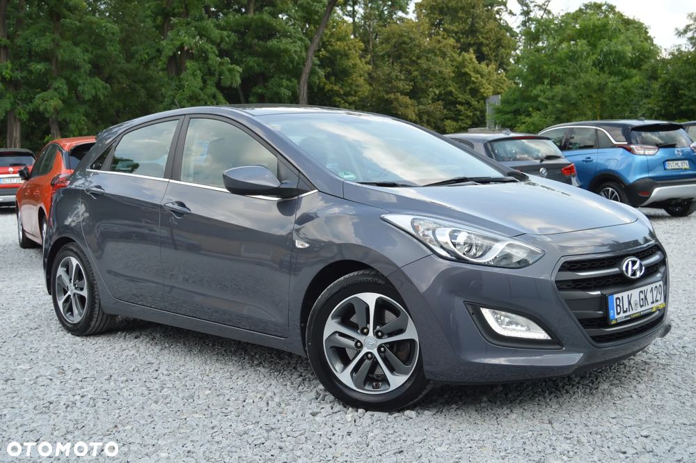 Hyundai i30 blue 1.6 GDI YES Gold - 3