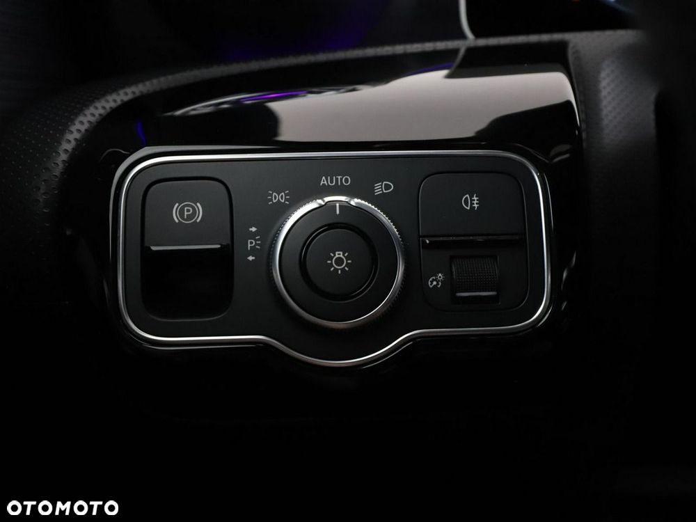 Mercedes-Benz Klasa A 250 7G-DCT - 37