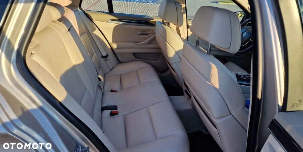 BMW Seria 5 535d xDrive - 12