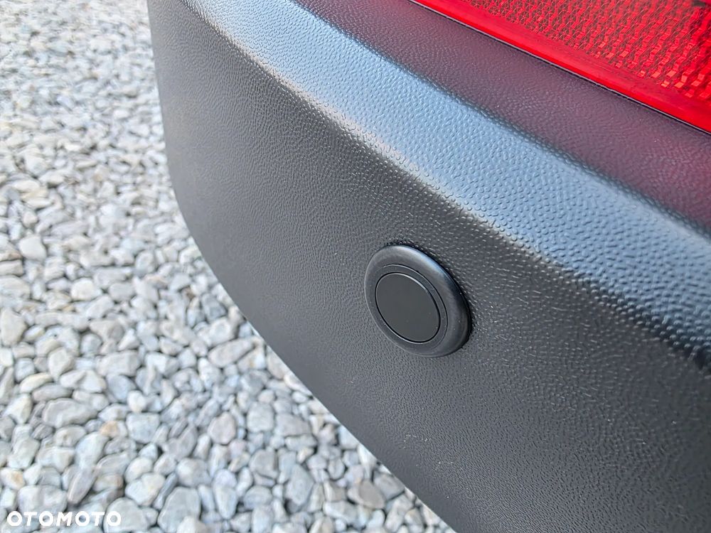 Volkswagen Tiguan 2.0 TDI SCR BlueMotion Technology Sport & Style - 13