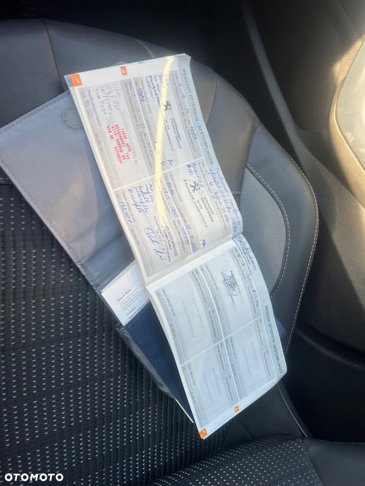 Peugeot 2008 1.6 BlueHDi Allure - 16