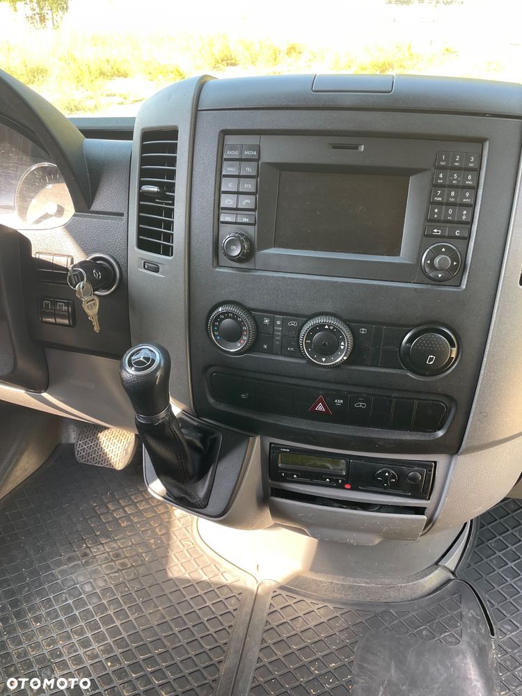 Mercedes-Benz Sprinter - 11