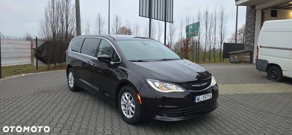 Chrysler Pacifica - 2