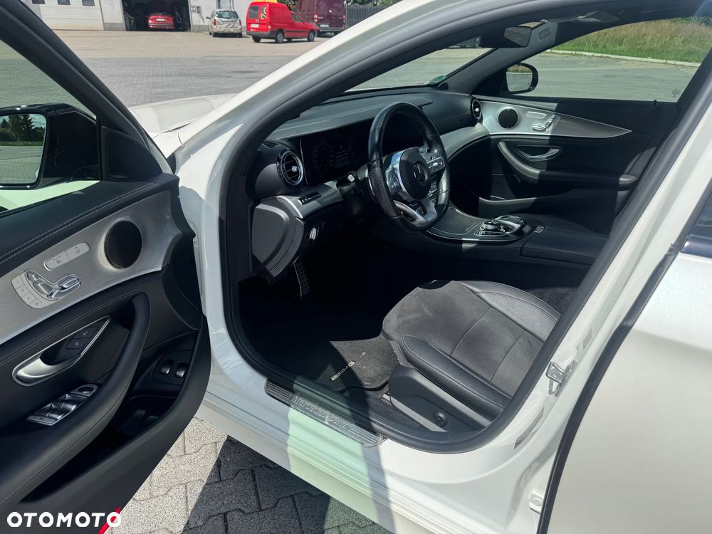 Mercedes-Benz Klasa E 400 d 4Matic T 9G-TRONIC AMG Line - 11