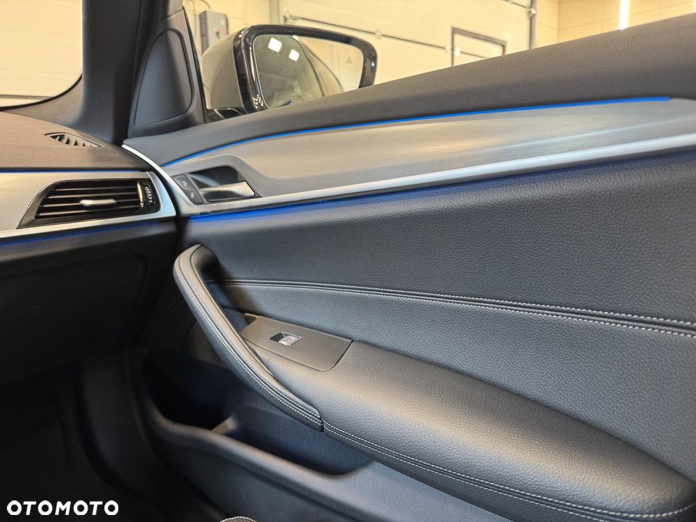 BMW Seria 5 530e xDrive M Sport Edition - 26