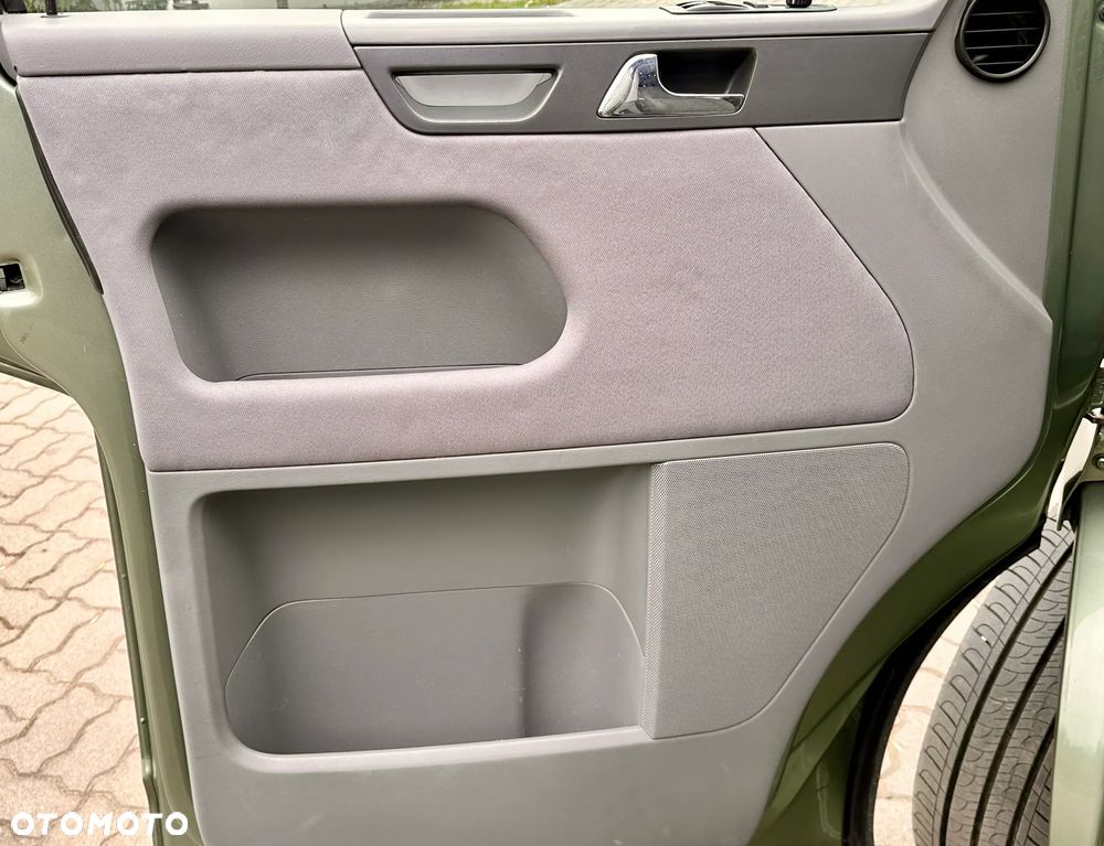 Volkswagen Multivan - 18