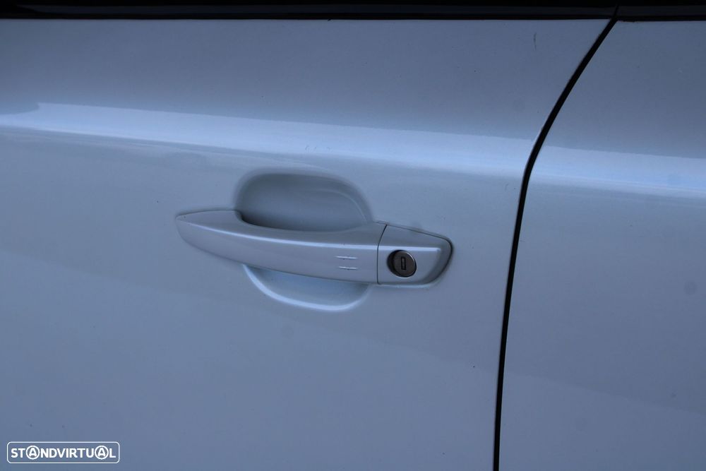 Peugeot 2008 1.2 PureTech GT EAT8 - 17