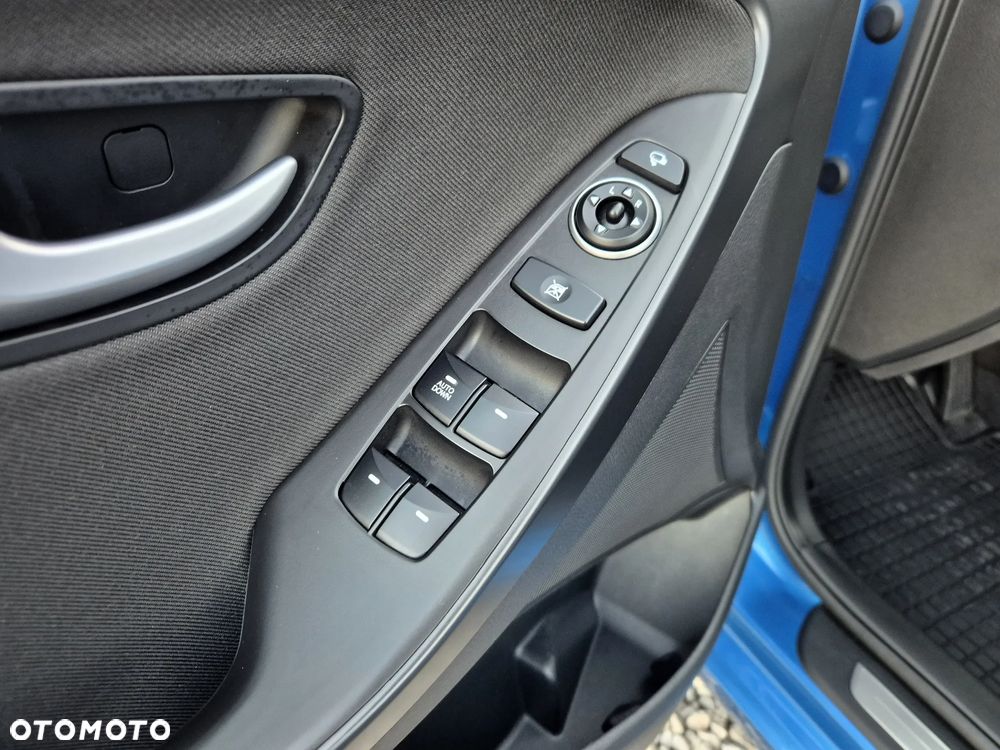 Hyundai i30 blue 1.4 Passion - 23
