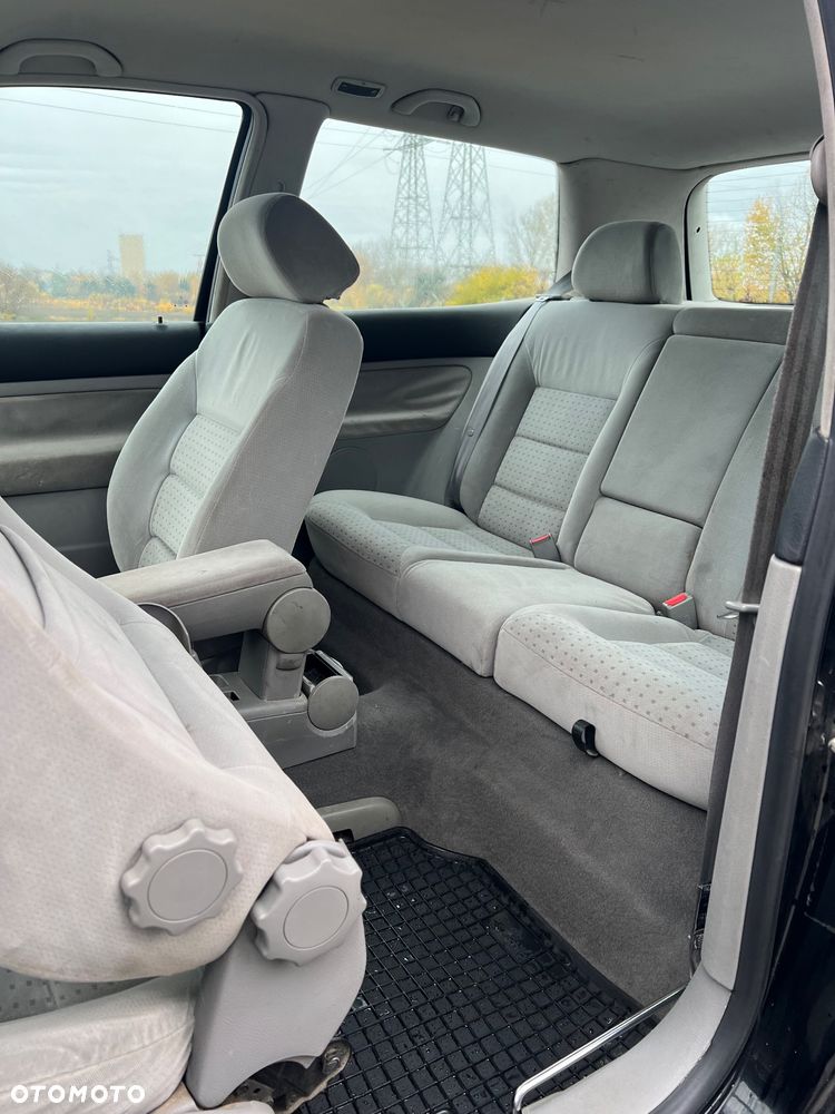 Volkswagen Golf 1.6 - 9