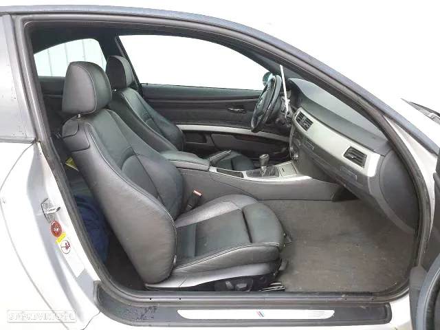 BMW E92 320d Pack M Para Peças - 2.0 - N47D20 - Parachoques | Frente Completa | Rádio | Jantes | Faróis | Portas | Vidro | Motor | Tampa Mala | Farolim | Farolins | Xenon - 5