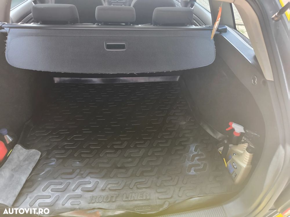 Volkswagen Golf 1.6 TDI DPF Exclusive - 10