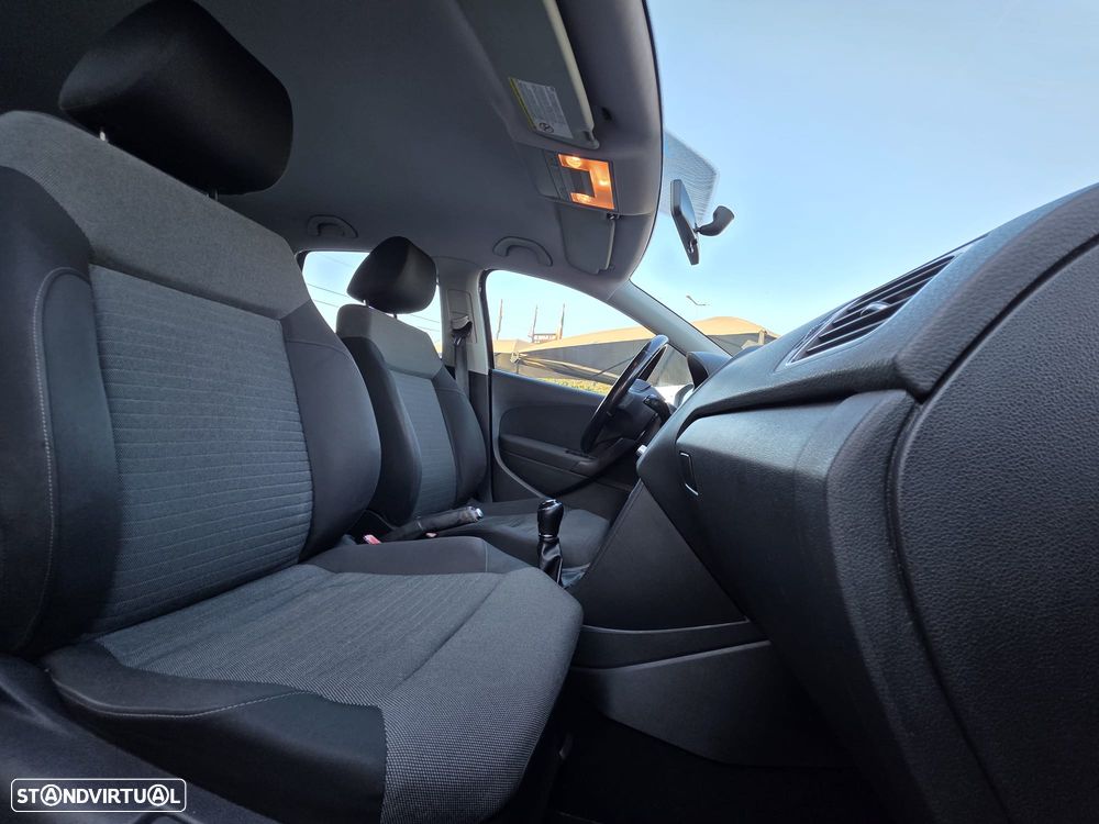 VW Polo 1.6 TDI Trendline Pack BlueMotion - 16