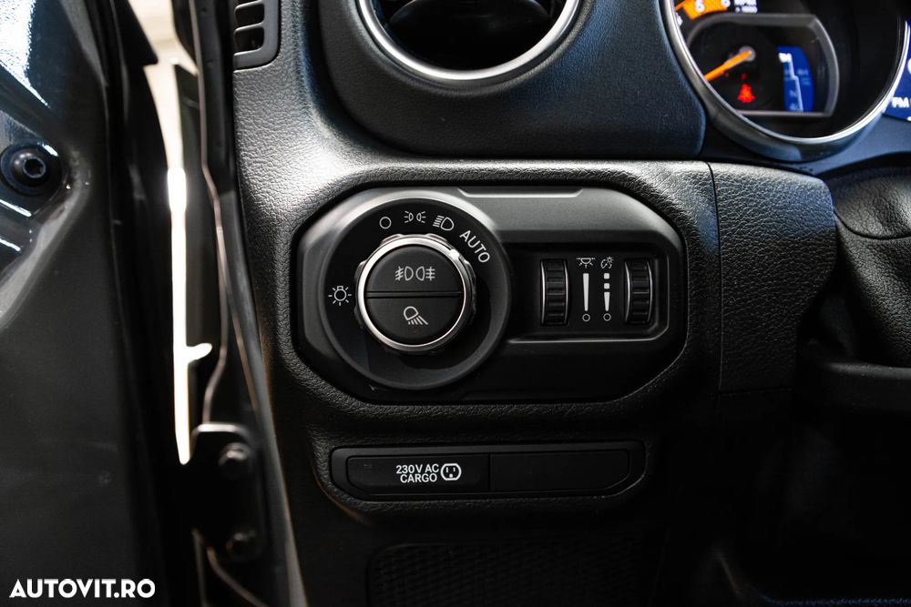 Jeep Gladiator 3.0L V6 Diesel AT8 4x4 264 CP Overland - 31