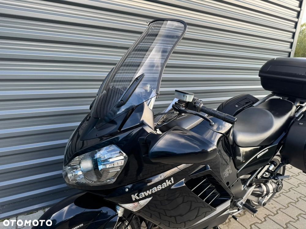 Kawasaki GTR - 6