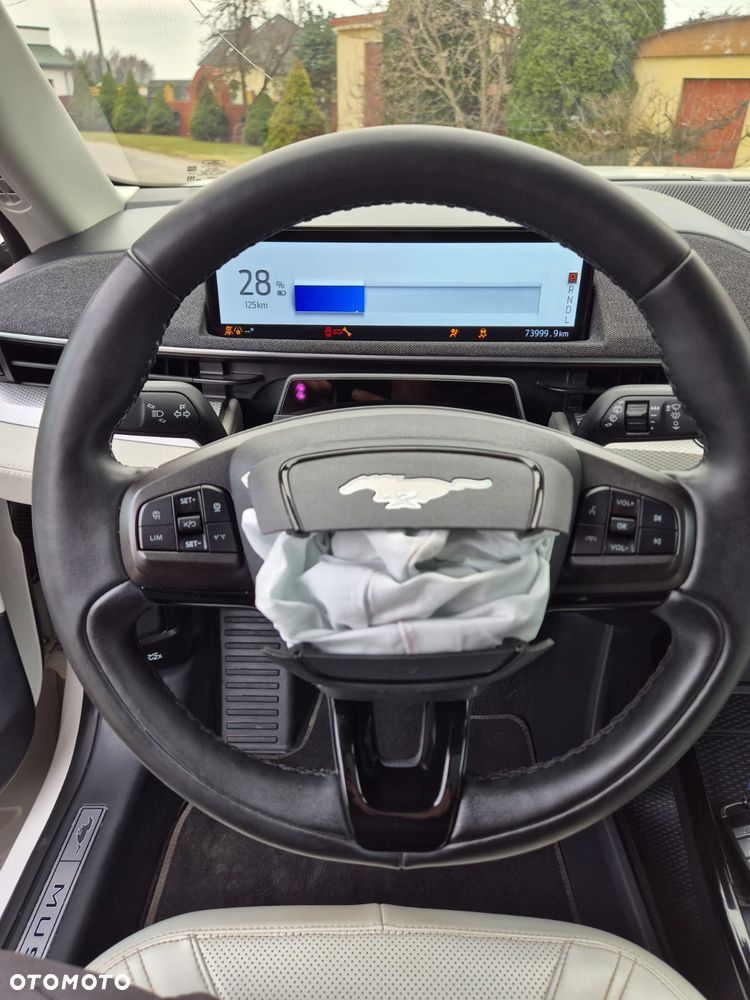 Ford Mustang Mach-E - 18