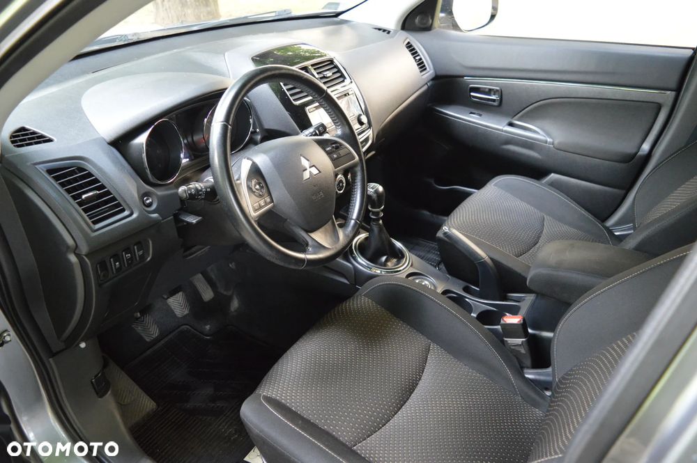 Mitsubishi ASX 1.8 DID Instyle 4WD AS&G - 19