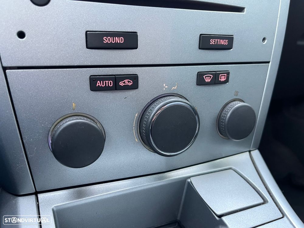 Opel Astra GTC Sport Van - 13