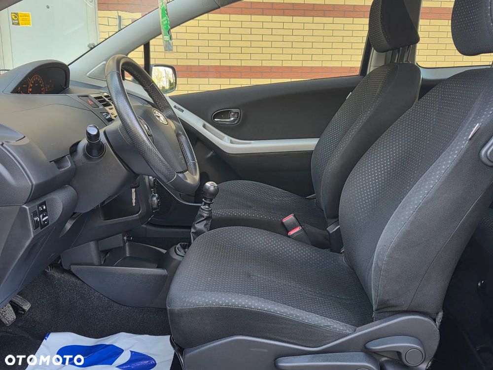 Toyota Yaris 1.33 VVT-i Executive - 5
