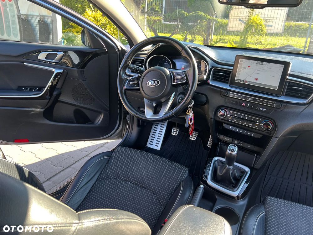 Kia Ceed 1.6 CRDi mHEV L Business Line - 10