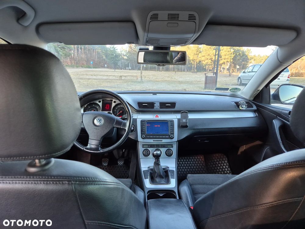 Volkswagen Passat 2.0 TDI DPF Highline - 9