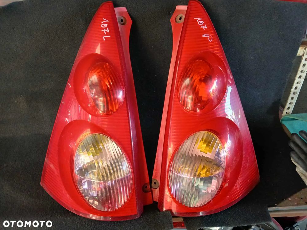 Peugeot 107 3D Lampa tylna lewa, prawa - 1