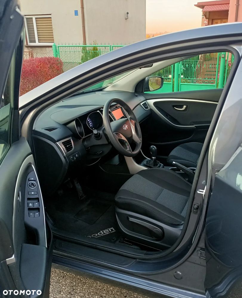 Hyundai i30 1.4 Classic + - 10