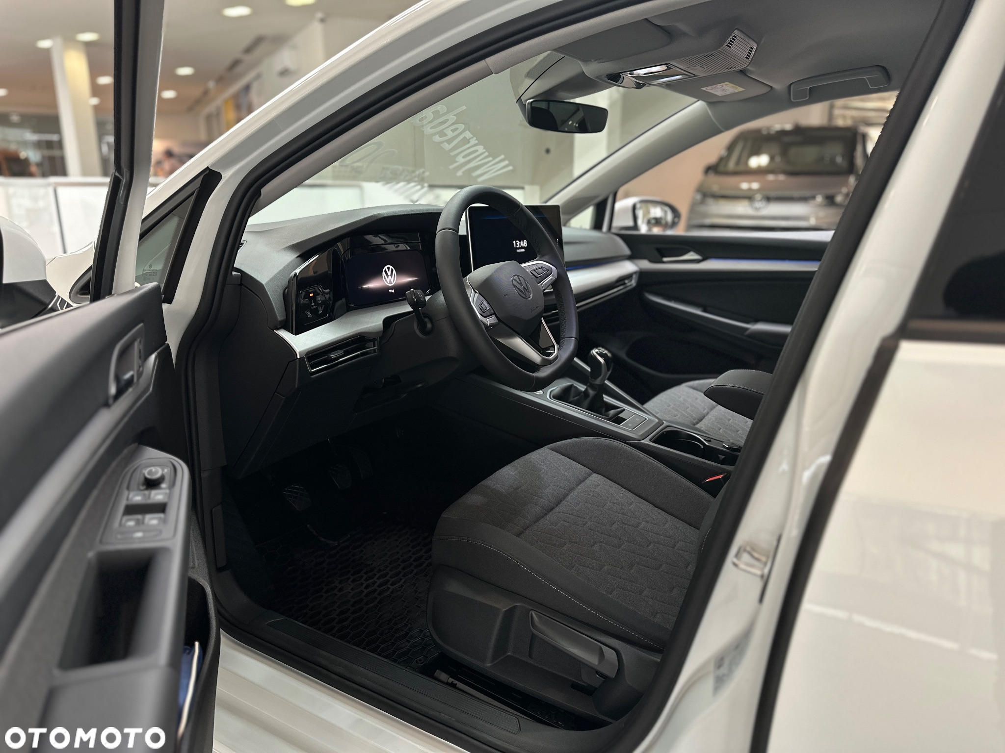 Volkswagen Golf VIII 1.5 TSI Life - 9