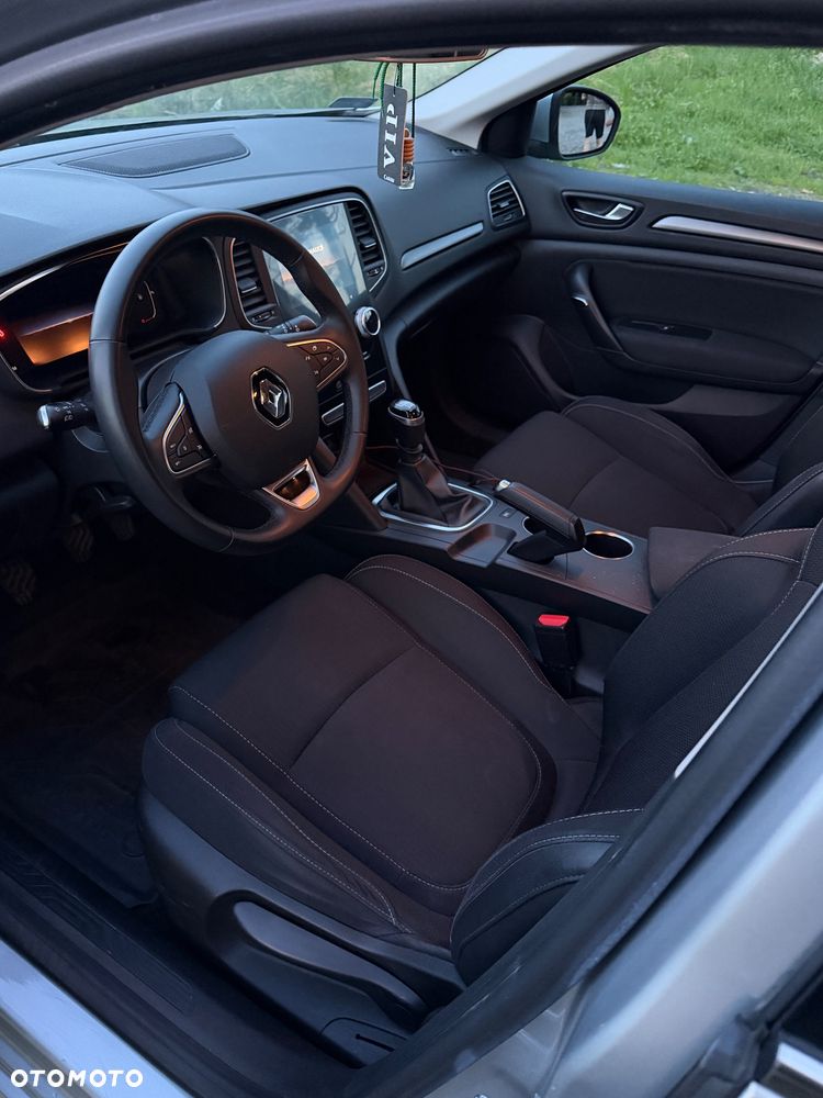 Renault Megane 1.5 Blue dCi Zen - 8