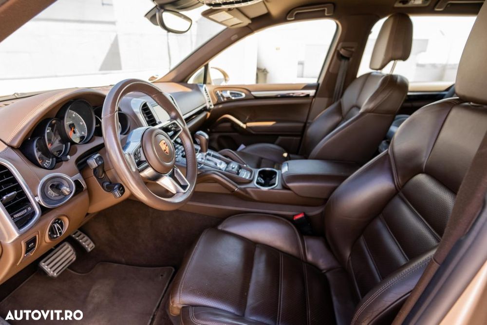 Porsche Cayenne 4.2 L S - 2