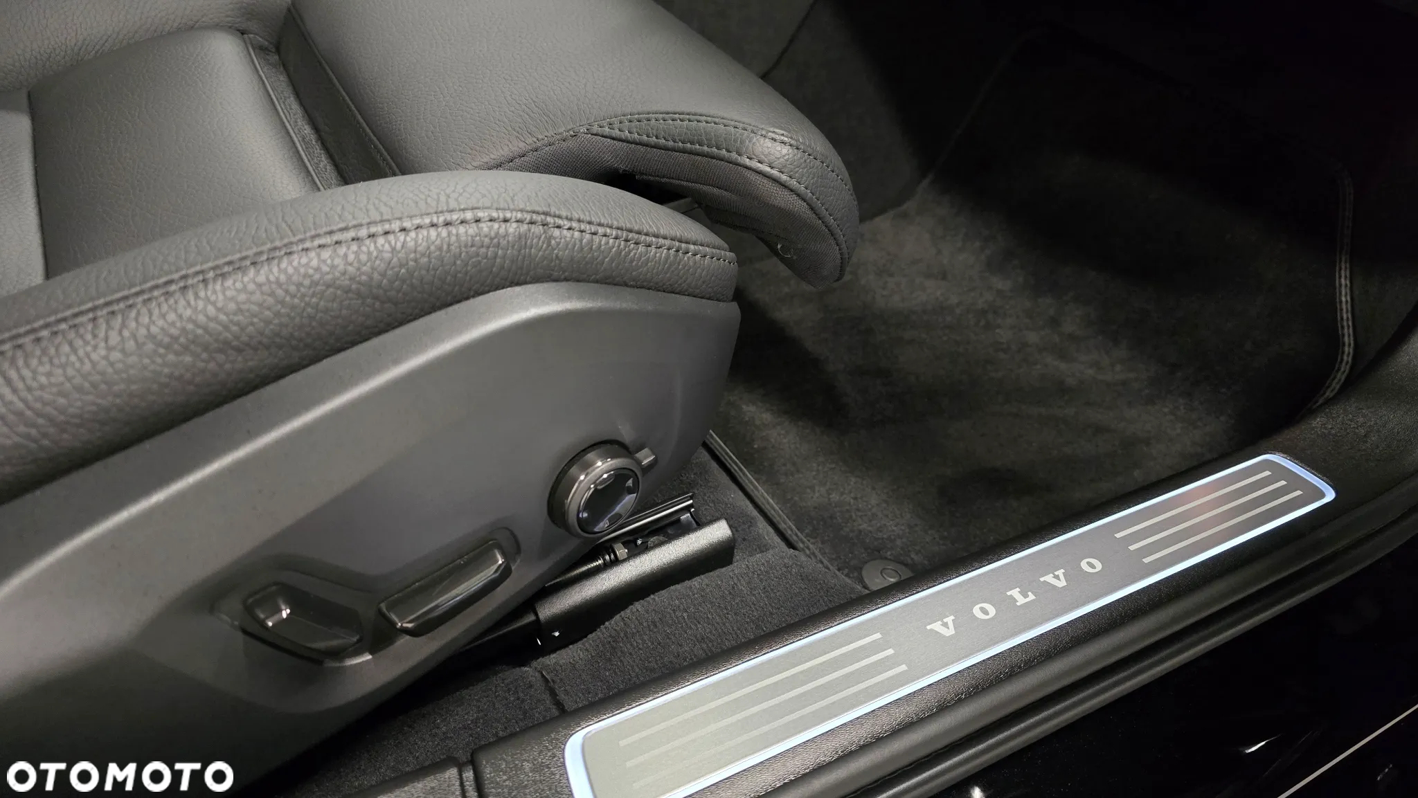 Volvo V90 B4 D Plus Dark - 17