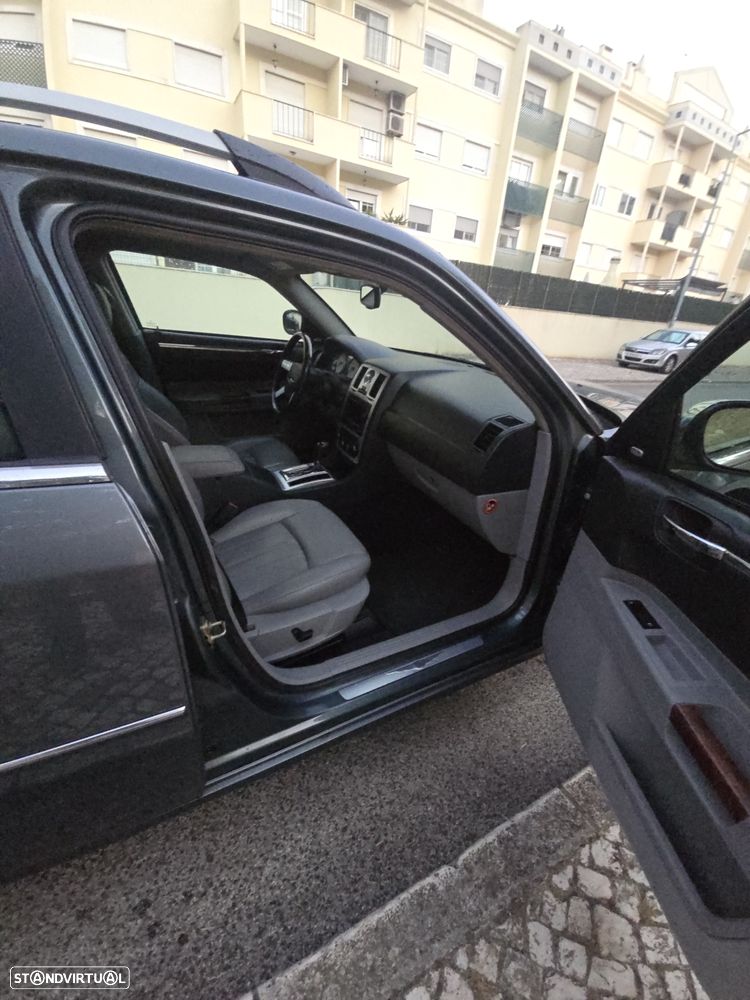 Chrysler 300 C Touring 3.0 CRD - 14