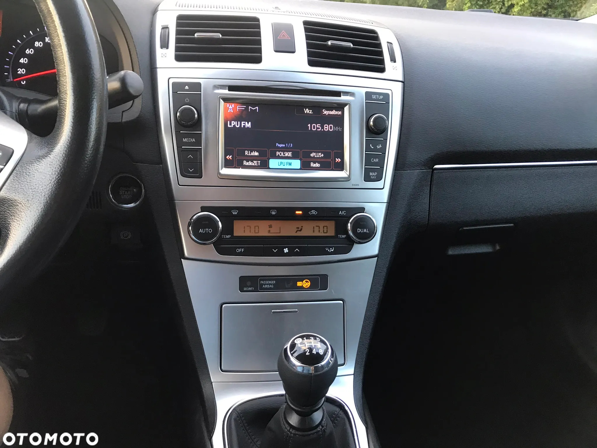 Toyota Avensis 1.8 Premium - 24