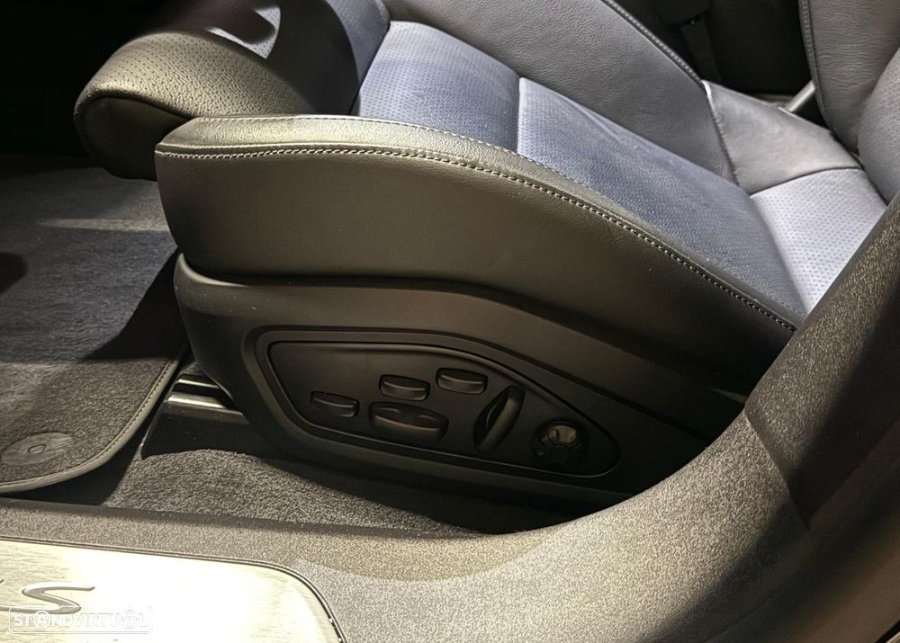 Porsche Taycan Cross Turismo - 14